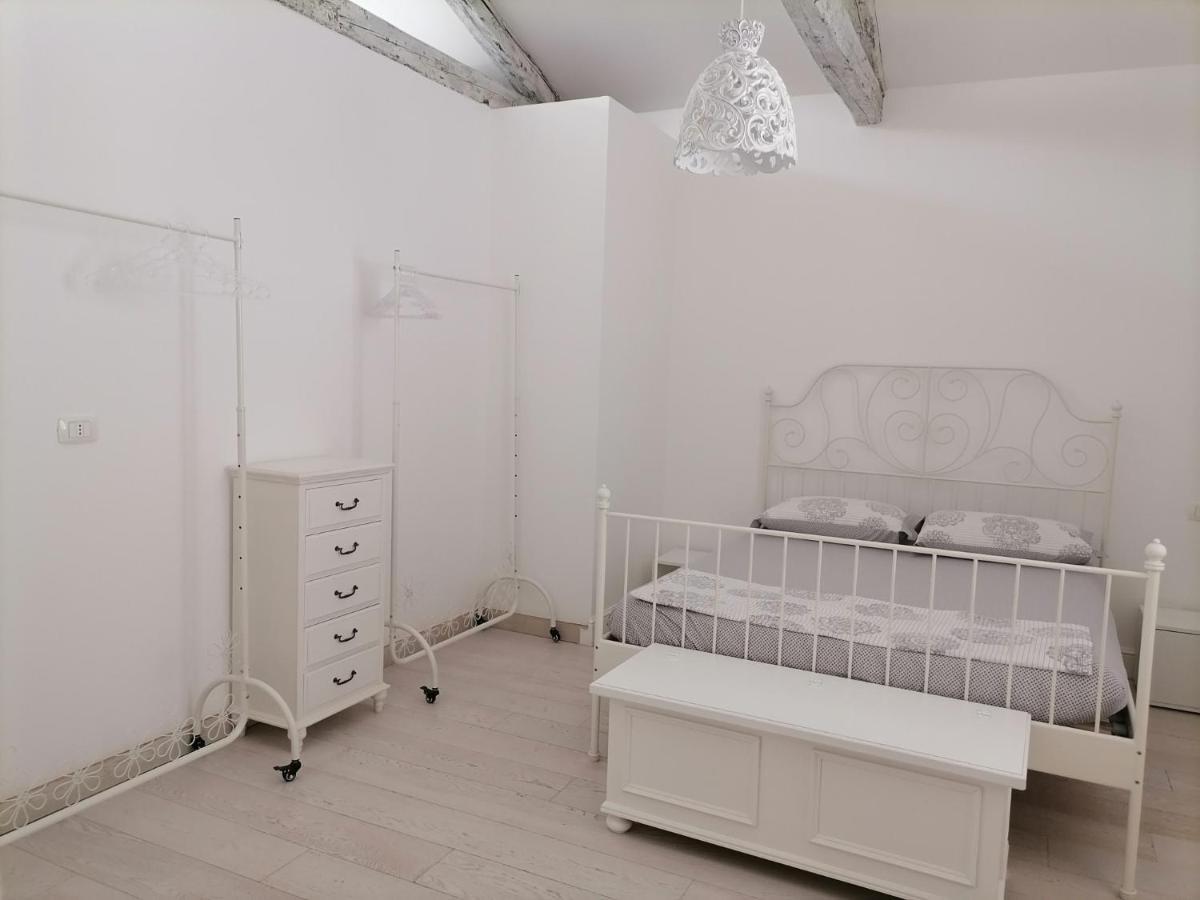 Appartamento Shabby Chic Barletta Exterior foto