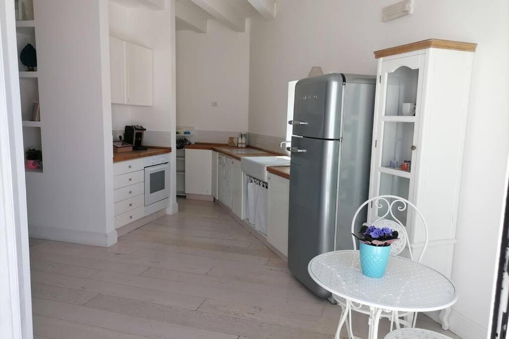 Appartamento Shabby Chic Barletta Exterior foto